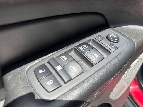 Used 2019 Jeep Grand Cherokee Limited AWD/4WD image 11
