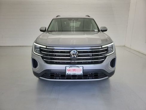 Used 2026 Volkswagen Atlas SE FWD image 3