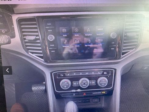 Used 2021 Volkswagen Atlas SEL Premium image 3