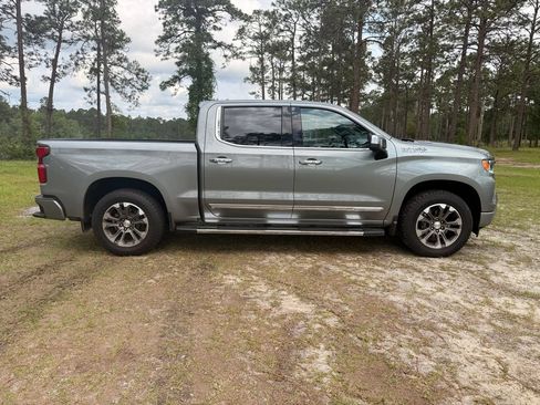 Used 2023 Chevrolet Silverado 1500 High Country w/ Technology Package AWD/4WD image 6