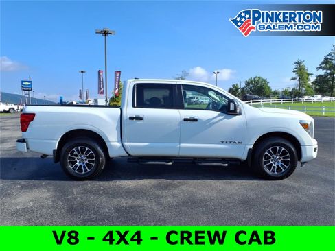 Used 2022 Nissan Titan SV w/ SV Convenience Package image 34