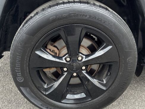 Used 2020 Jeep Cherokee Latitude Plus AWD/4WD image 12