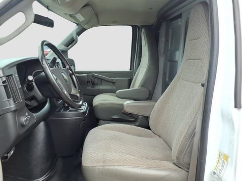 Used 2019 Chevrolet Express 3500 w/ Power Convenience Package RWD image 17