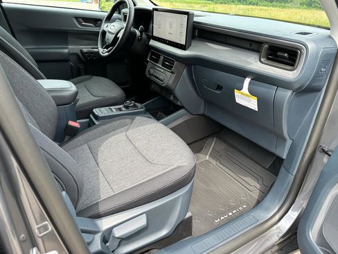 New 2025 Ford Maverick XLT w/ XLT Luxury Package image 40