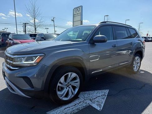 Used 2023 Volkswagen Atlas SE w/ Panoramic Sunroof Package image 5