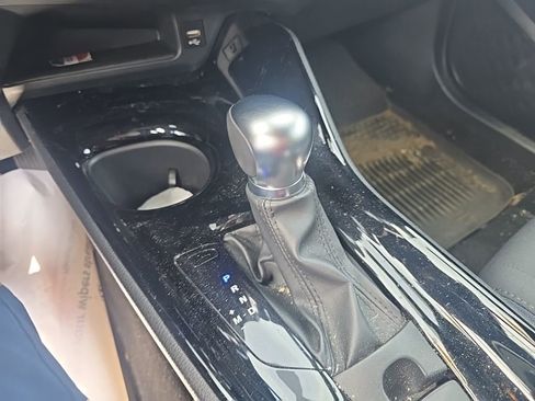 Used 2022 Toyota C-HR XLE image 16