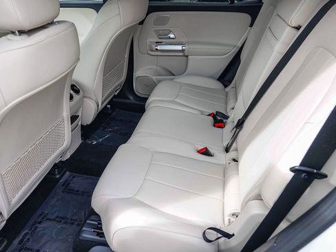 Certified 2025 Mercedes-Benz EQB 300 4MATIC image 18