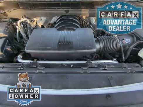 Used 2024 Chevrolet Suburban LT image 26