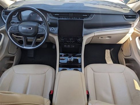 Certified 2022 Jeep Grand Cherokee Limited image 13