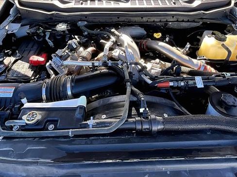Used 2023 Ford F250 Platinum image 9