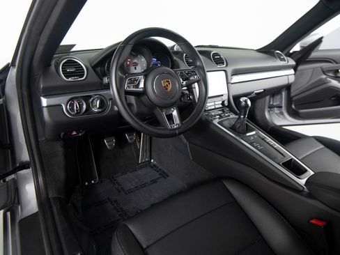 Certified 2024 Porsche 718 Cayman S RWD image 14