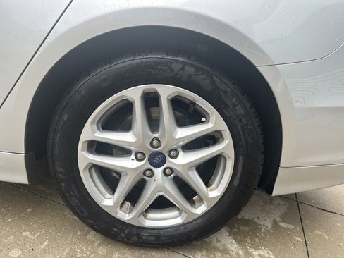 Used 2013 Ford Fusion SE FWD image 20