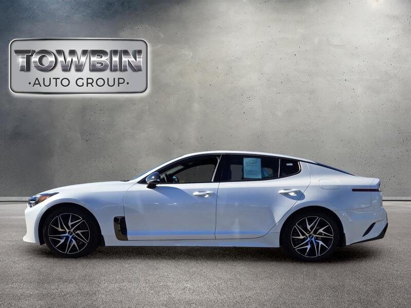 Used 2022 Kia Stinger GT-Line w/ Sun & Sound Package RWD image 8