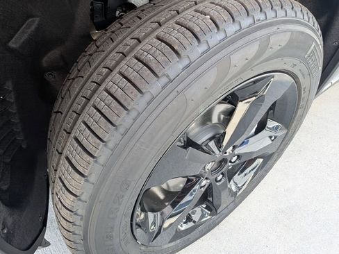 New 2025 Jeep Grand Cherokee Limited w/ Black Appearance Package image 40