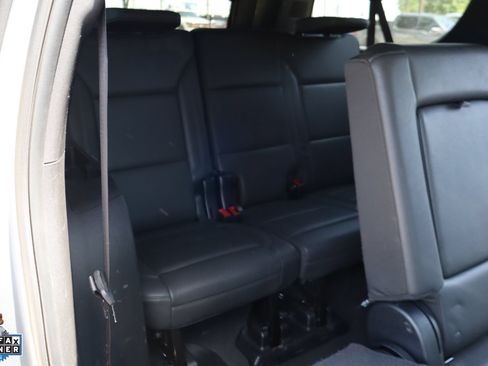 Used 2025 Chevrolet Suburban LT RWD image 28