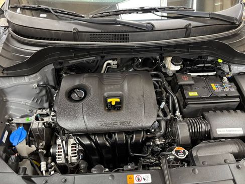 Used 2025 Kia Soul LX w/ LX Technology Package FWD image 25
