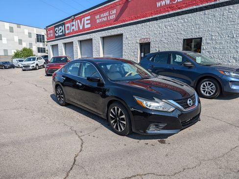 Used 2017 Nissan Altima 2.5 SV image 4