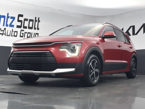 Used 2025 Kia Niro EX FWD image 17