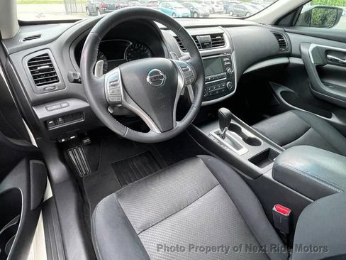 Used 2017 Nissan Altima 2.5 SR w/ Midnight Edition Package FWD image 15