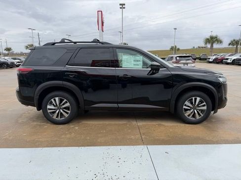 New 2026 Nissan Pathfinder SL image 6