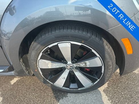 Used 2014 Volkswagen Beetle R-Line FWD image 31
