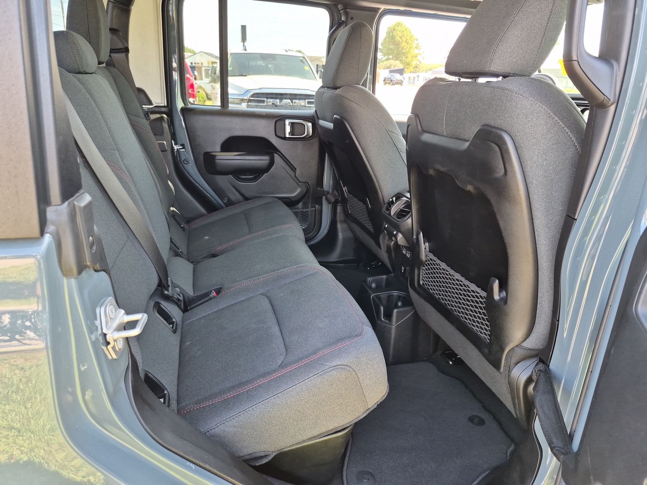 Used 2026 Jeep Gladiator Rubicon AWD/4WD image 17