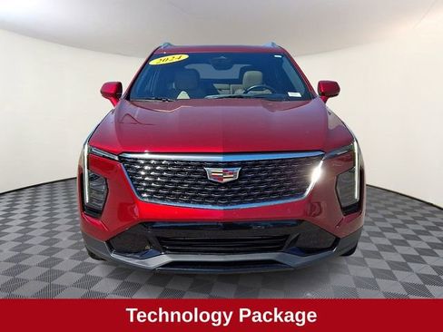 Used 2024 Cadillac XT4 Premium Luxury w/ Technology Package FWD image 2