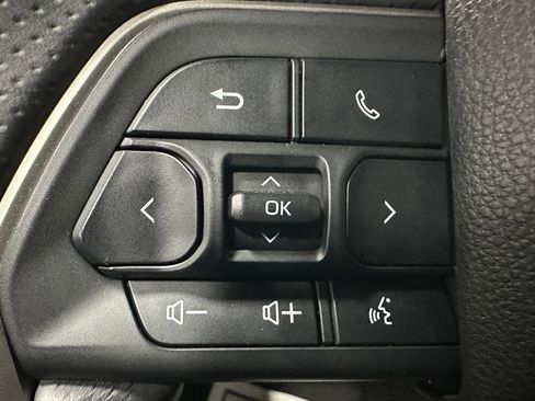 Used 2025 Toyota 4Runner SR5 image 19