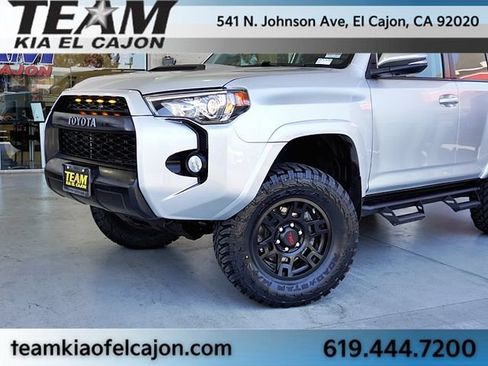 Used 2018 Toyota 4Runner TRD Off-Road Premium AWD/4WD image 3