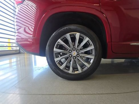 Used 2023 Chevrolet Traverse Premier w/ LPO, Floor Liner Package AWD/4WD image 28