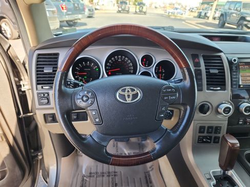 Used 2011 Toyota Sequoia Platinum image 9