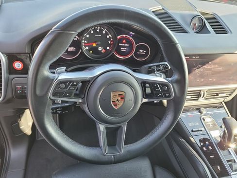 Certified 2023 Porsche Cayenne AWD/4WD image 30