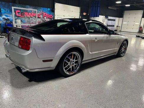 Used 2009 Ford Mustang GT image 6