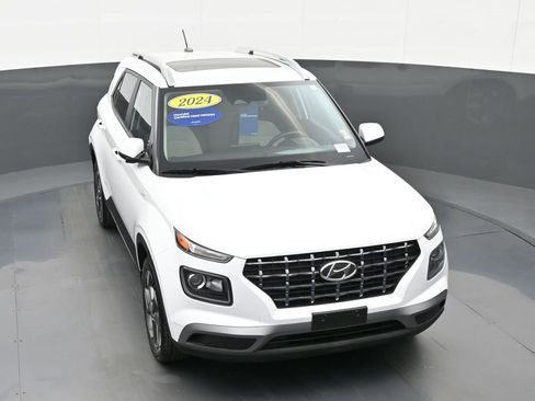 Certified 2024 Hyundai Venue SEL FWD image 36