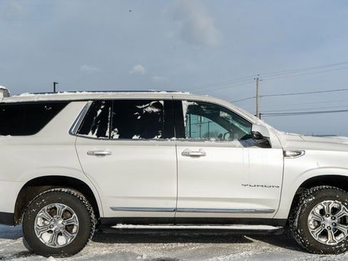 Used 2021 GMC Yukon SLT w/ SLT Premium Package image 5