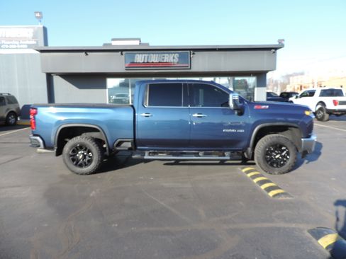 Used 2022 Chevrolet Silverado 2500 LTZ w/ LTZ Plus Package image 3