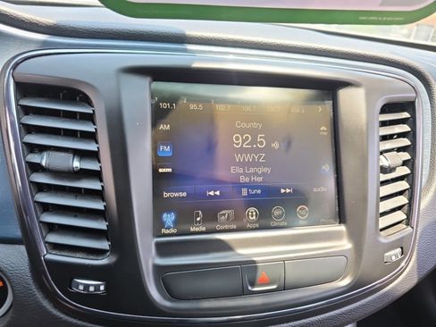 Used 2015 Chrysler 200 S w/ Navigation & Sound Group I FWD image 17