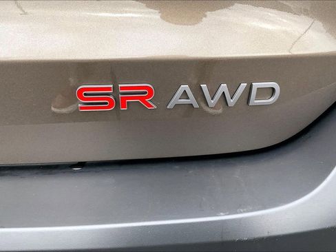 Used 2025 Nissan Kicks SR AWD/4WD image 8