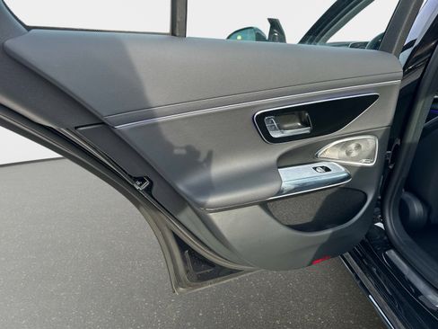 Used 2025 Mercedes-Benz E 350 4MATIC Sedan image 11