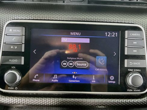 Used 2019 Nissan Kicks SV FWD image 19