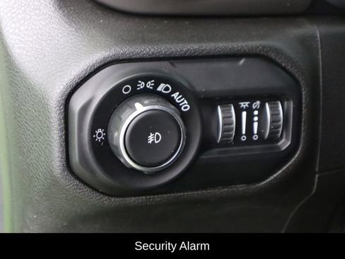 Used 2019 Jeep Wrangler Sport image 22