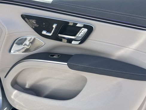 New 2026 Mercedes-Benz EQS 550 4MATIC SUV image 16