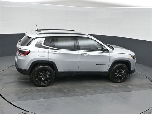 New 2026 Jeep Compass Latitude image 29