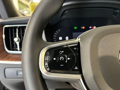 Certified 2025 Volvo XC60 T8 Ultra w/ Climate Package AWD/4WD image 13