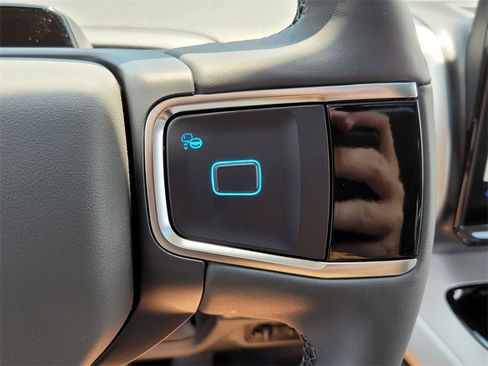 New 2025 Ford Expedition Active image 24