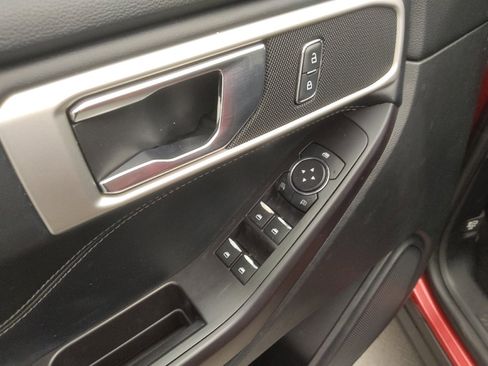 Used 2020 Ford Explorer XLT w/ Equipment Group 202A image 27