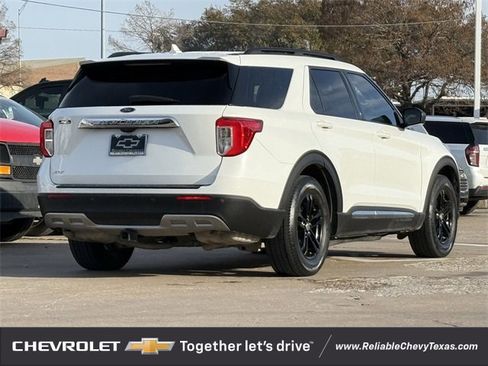 Used 2021 Ford Explorer XLT w/ Equipment Group 202A image 6