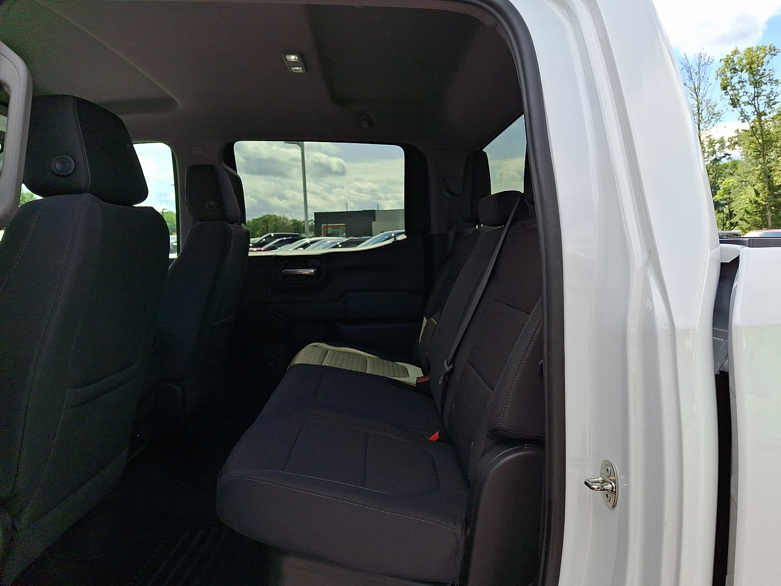 Used 2020 Chevrolet Silverado 1500 LT AWD/4WD image 10