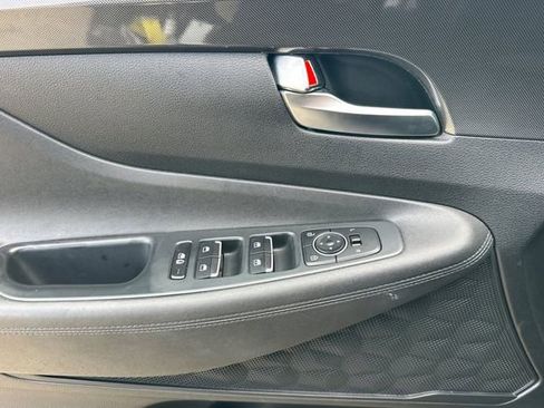 Used 2023 Hyundai Santa Fe SEL image 11