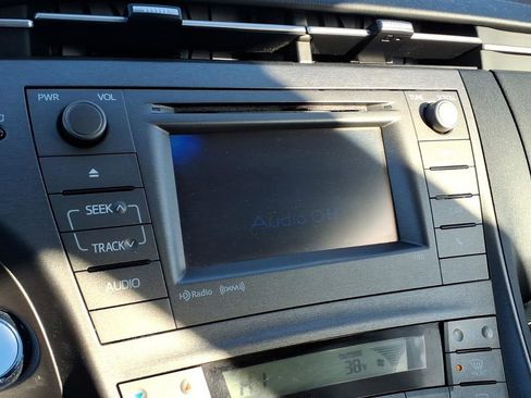 Used 2013 Toyota Prius Three w/ Solar Roof Pkg image 11